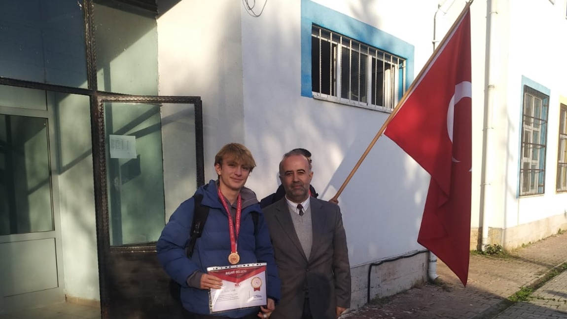 Bilecik  ilinde yapılan, Grekoromen Güreş Yarışmalarında Bölge 3. olan öğrencimiz Sait İbrahim GÖRÜR'ü tebrik ediyor, başarılarının devamını dileriz.